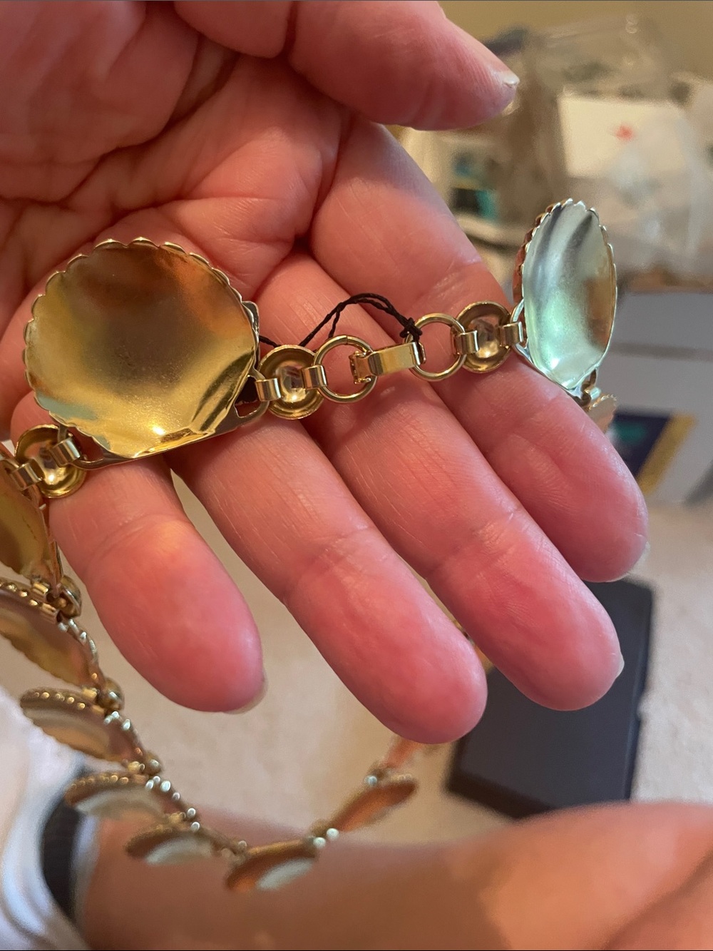 Vintage trifari scallop Gold Shell Necklace nwt - Picture 4 of 4